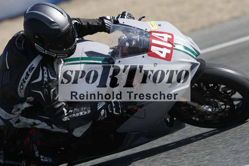 /Archiv-2024/02 29.01.-02.02.2024 Moto Center Thun Jerez/Gruppe gruen-green/414